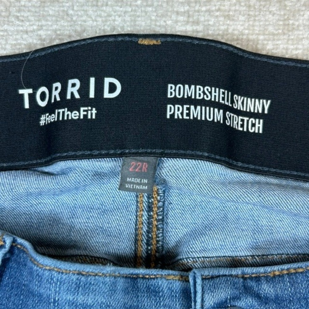 Torrid Feel The Fit Bombshell Skinny Premium Stretch Ankle Denim Jeans‎ 22 - Picture 2 of 10